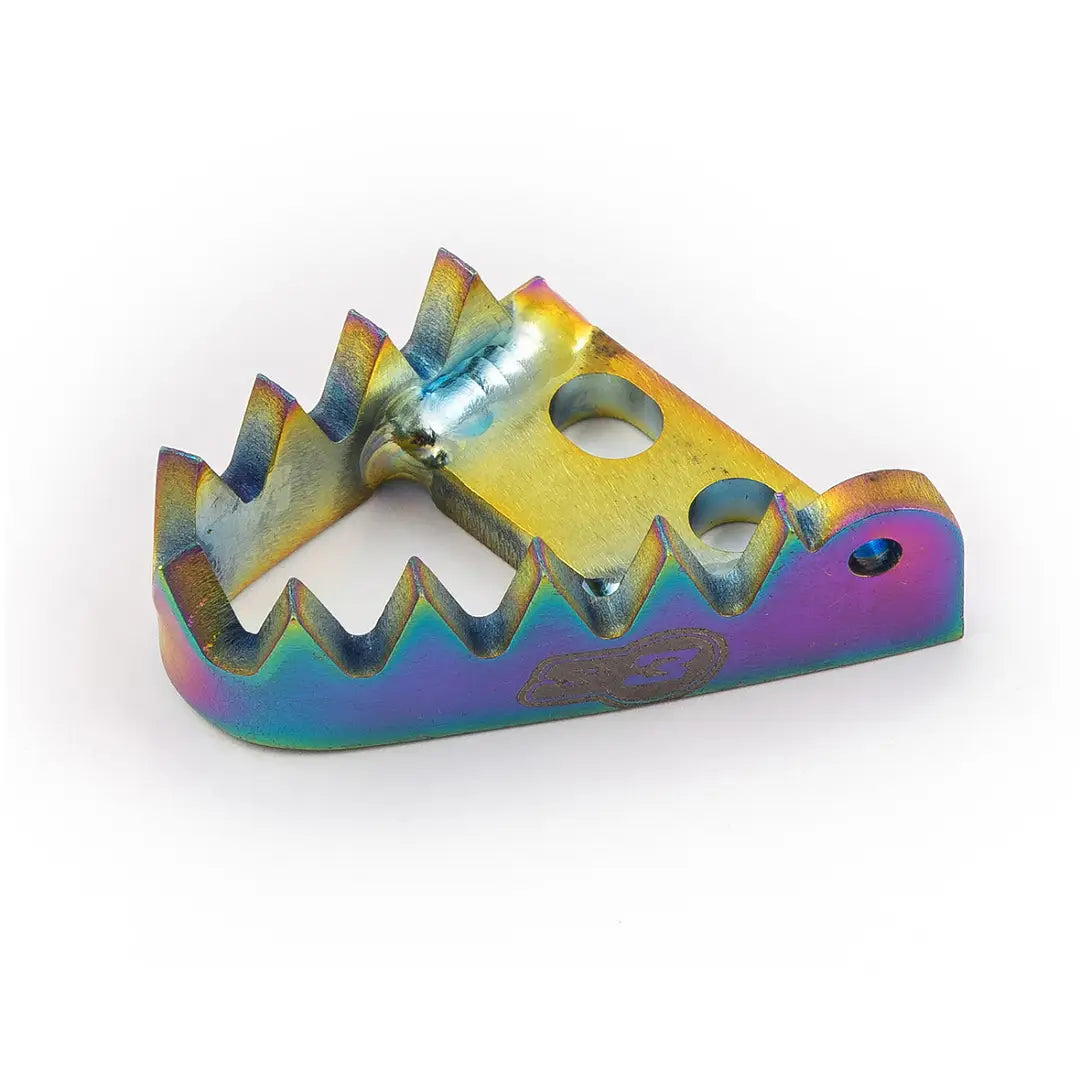 S3 Rear brake step plate TITANIUM ‘PUNK’ – BETA / SHERCO / RIEJU / GASGAS(old) / KTM (old)/ HUSKY (old) / TRIUMPH – MEDIUM